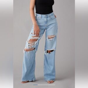 AE Dreamy Drape Stretch Curvy Super High-Waisted Ripped Baggy Wide-Leg, 2 Short